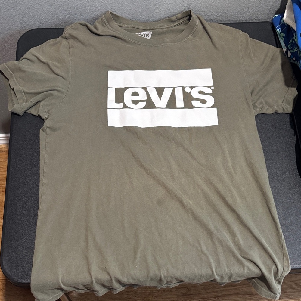 Levi's Men's Khaki Graphic Tee